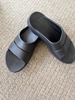 Women's Oofos Slides Size 8